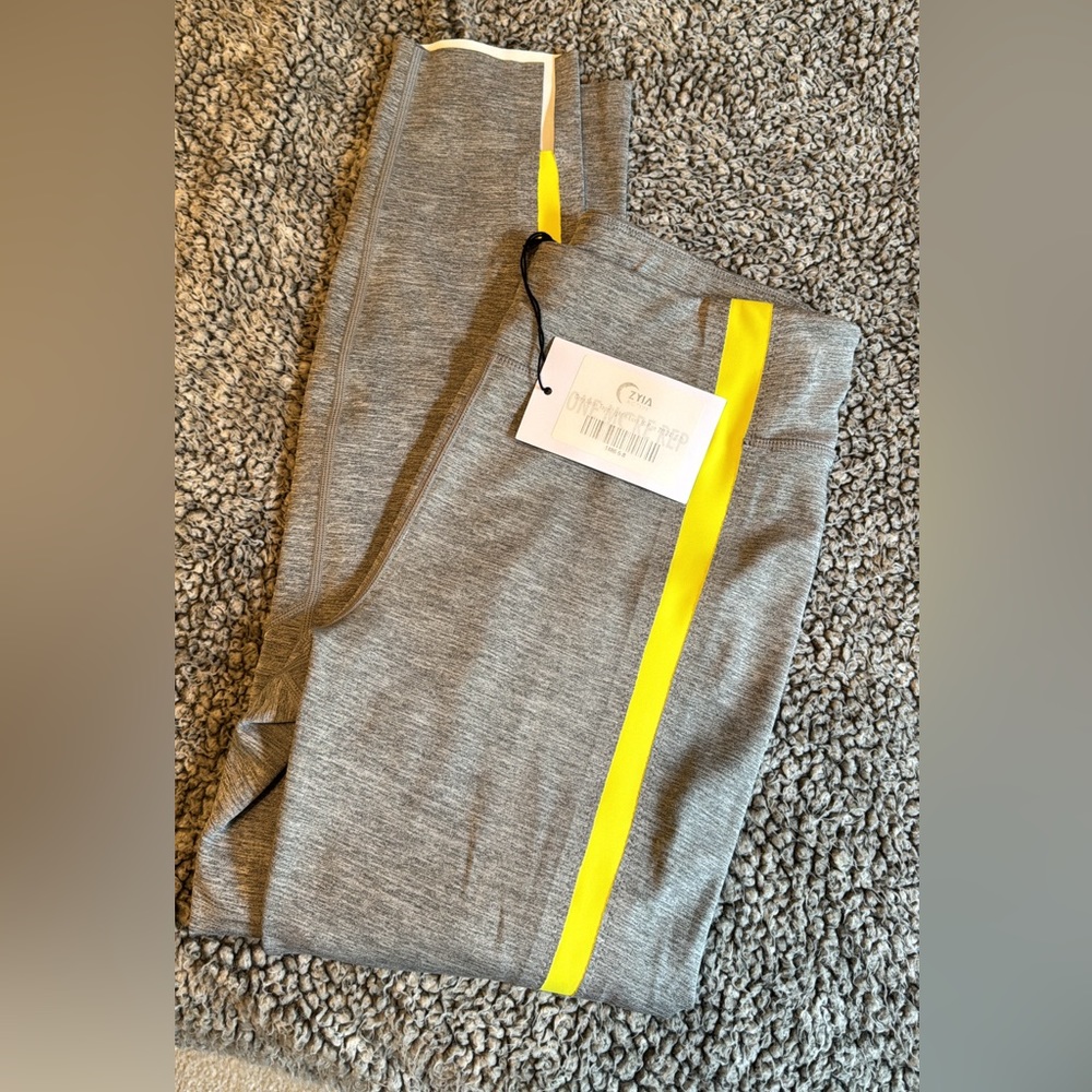 Zyia NWT gray neon tape light and Luxe high-rise 7/8 24” size 6-8 - Picture 1 of 1
